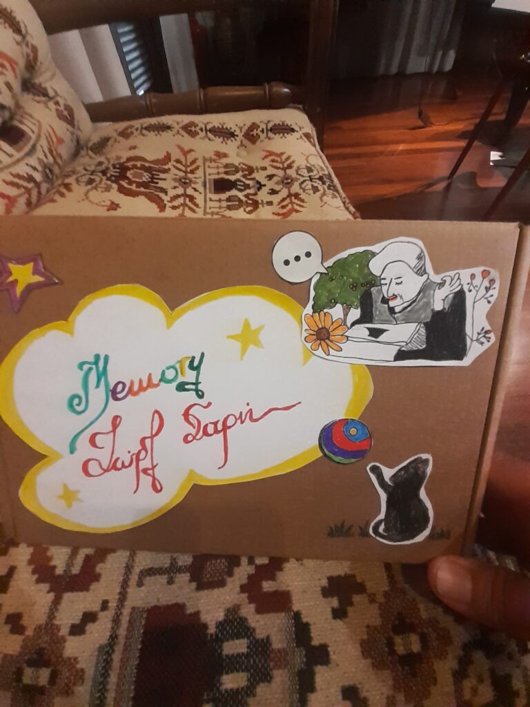 o kosmos tis Zorz Sari_2
