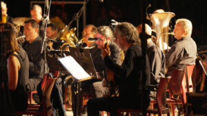 Mikis Theodorakis 100_5