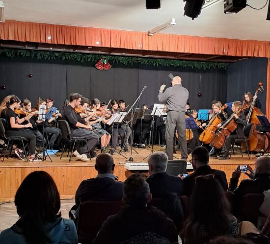 synavlia symfonikis neon gia dikaiomata paidion_1