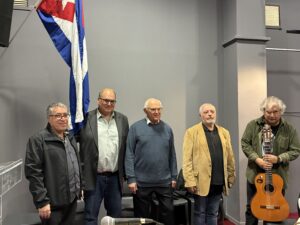 I Kouva den einai moni_3