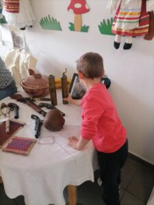 μικρο λαογραφικο μουσειο στο 5ο Νηπιαγωγειο_5