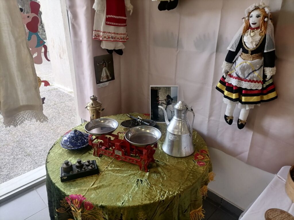 μικρο λαογραφικο μουσειο στο 5ο Νηπιαγωγειο_10